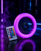 Aro LED violeta con mando sobre fondo neón MasterHookah